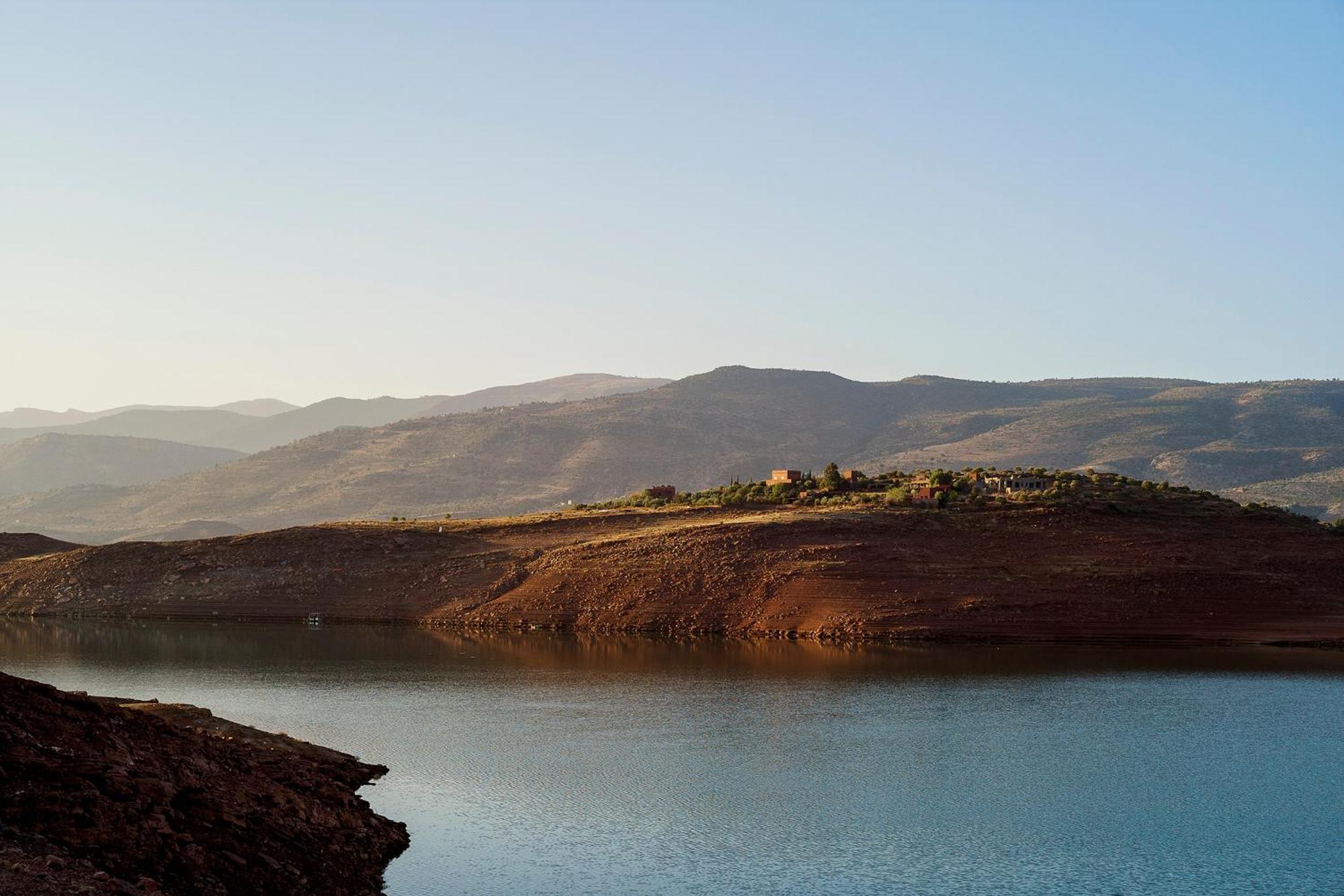Widiane Resort Bin El Ouidane Exterior photo The dam and the lake