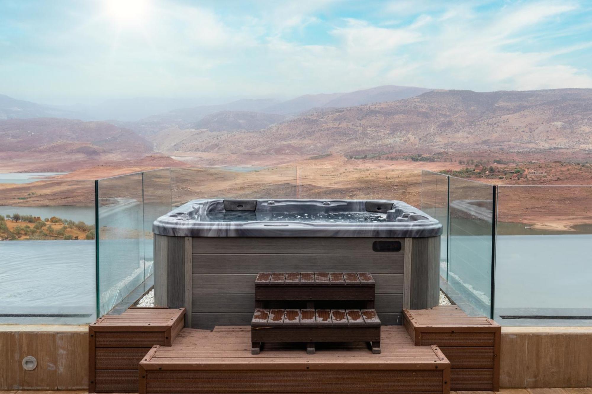 Widiane Resort Bin El Ouidane Exterior photo A hot tub with a view